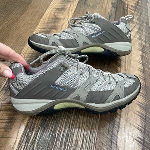 Merrell athletic shoes Wm 10
